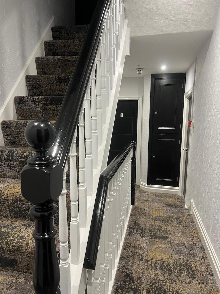 קרדיגן Brynhyfryd Guest House מראה חיצוני תמונה