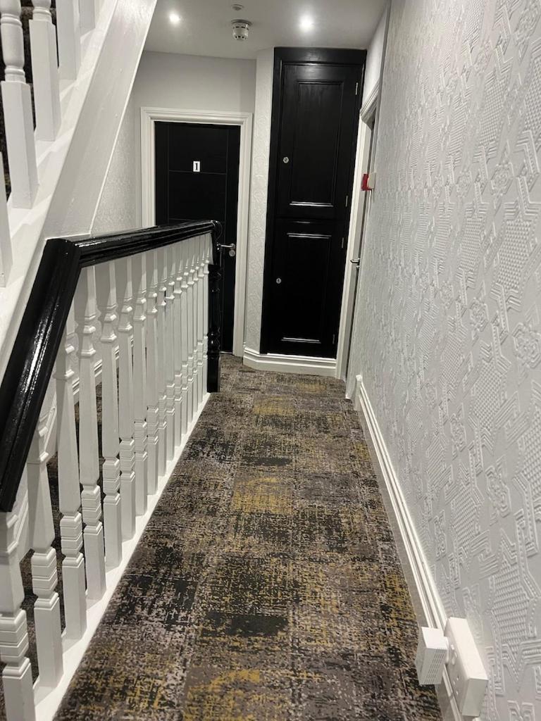 קרדיגן Brynhyfryd Guest House מראה חיצוני תמונה