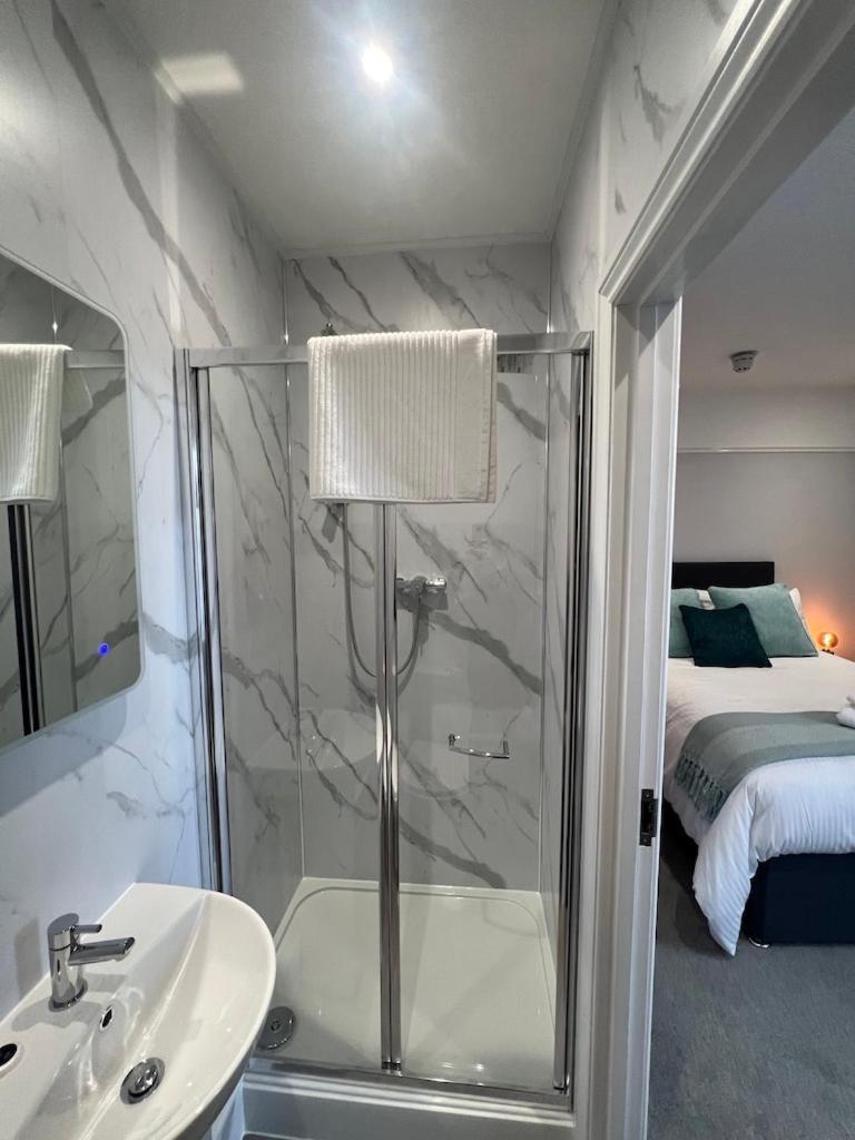קרדיגן Brynhyfryd Guest House מראה חיצוני תמונה